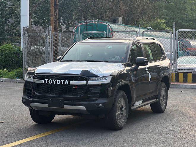 Kaiyun中国：23款酷路泽LC300港口清库存大降价(图3)