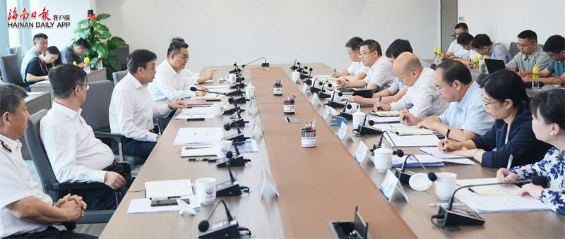 开云网站：冯飞调研海南国际贸易“单一窗口”和企航自贸港“一站式”服务平台(图1)