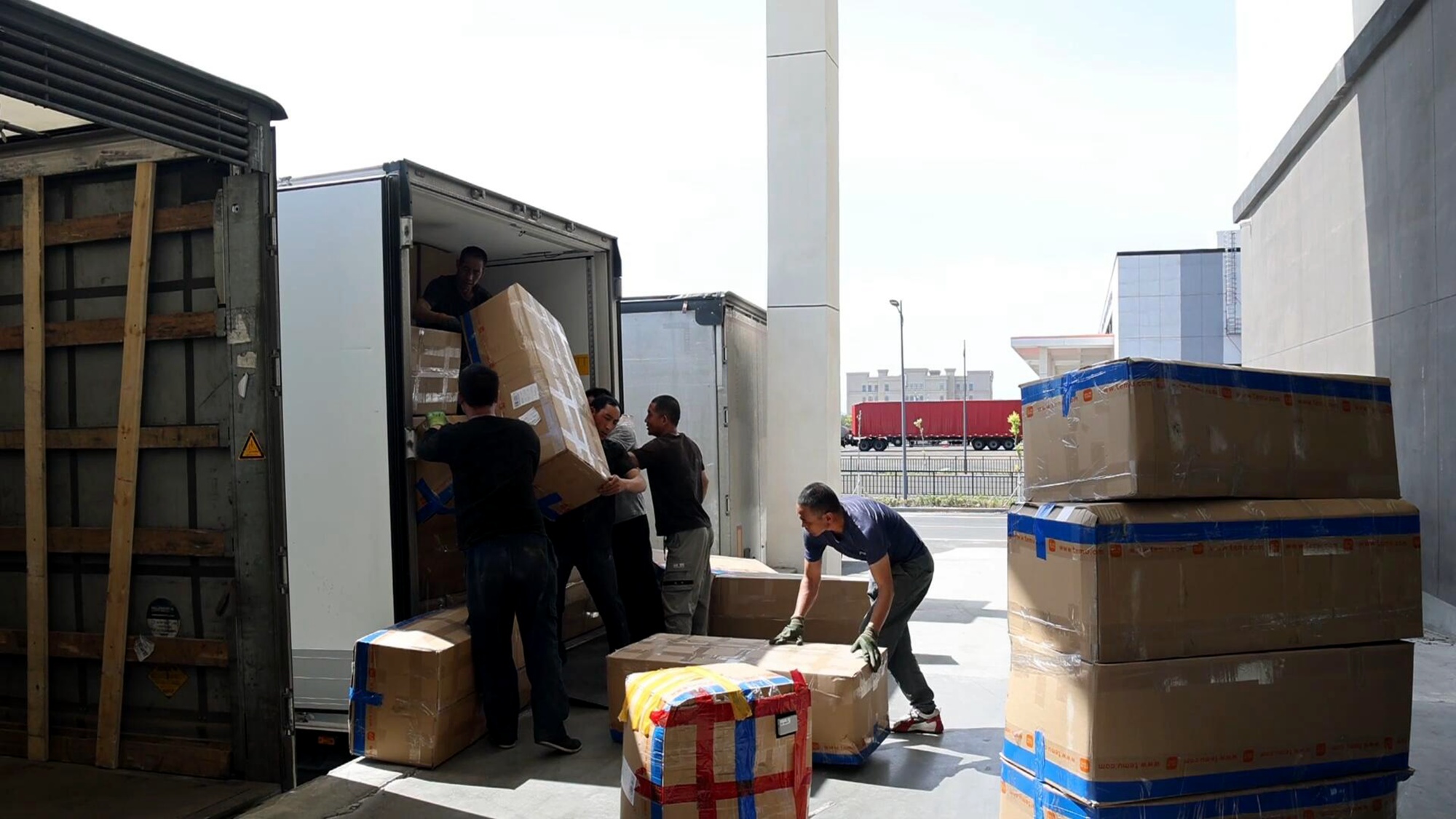 Kaiyun中国：阿拉山口跨境电商综试区今年累计出口包裹122416万票(图2)