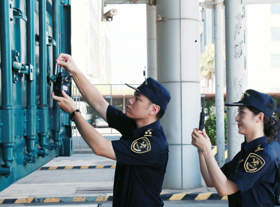 开云网站：“车辆24小时往返”“物流成本压缩28%”闽粤港“跨境一锁”快速通关在厦门启动(图2)