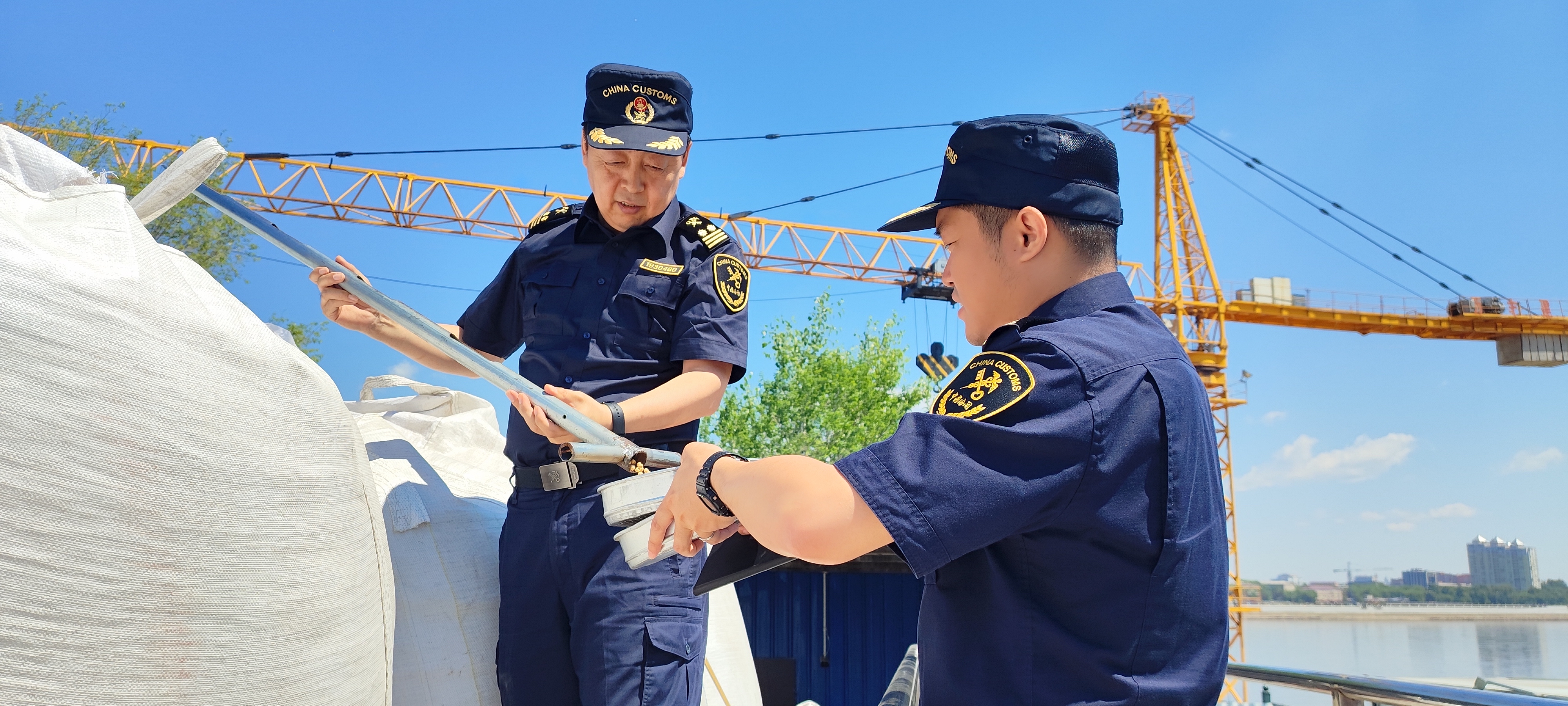 开云网站：上半年黑河市实现进出口总值双增长(图1)