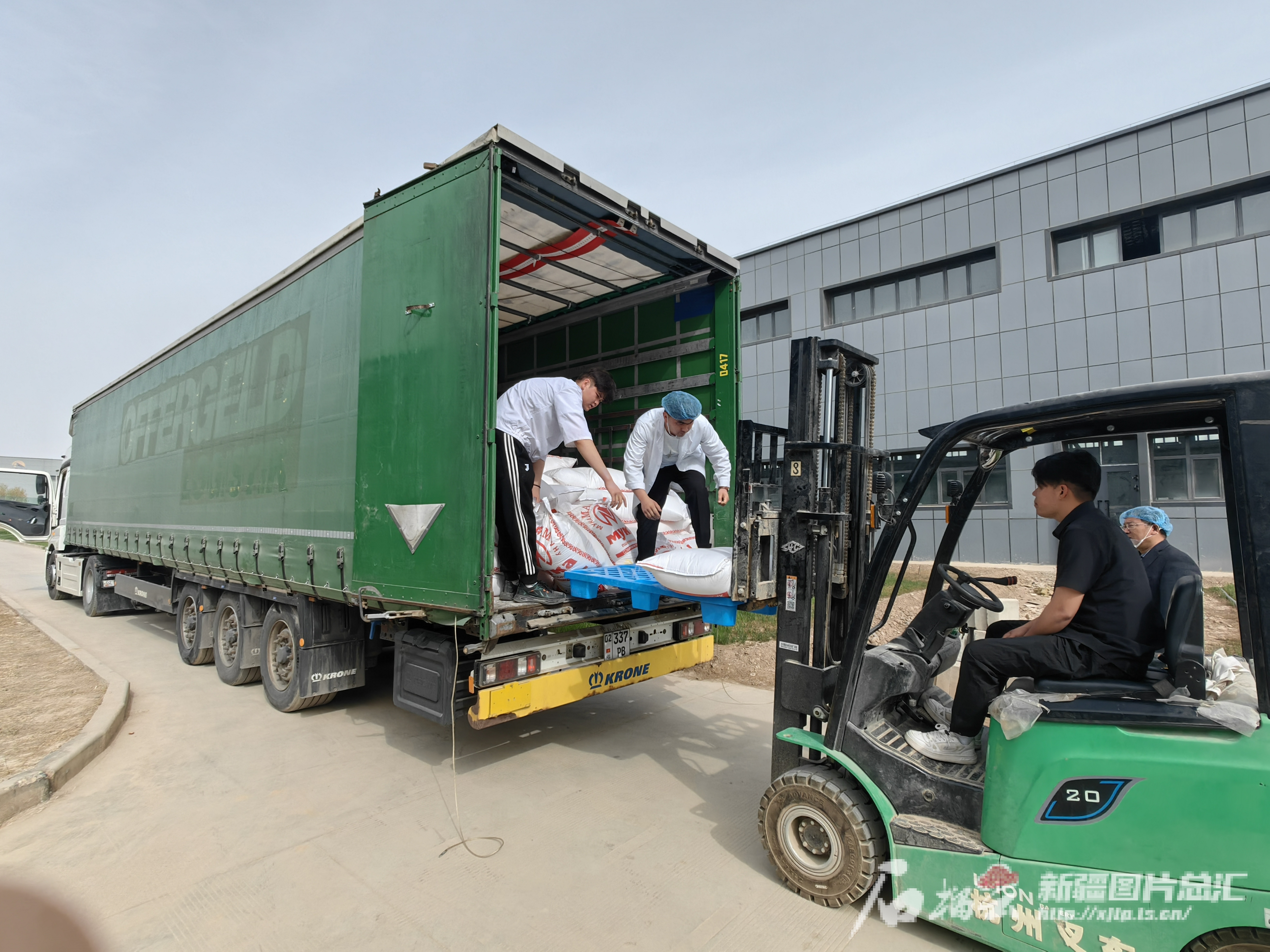 Kaiyun中国：全疆综保区第一！上半年喀什综保区进出口总值同比增长805%(图1)