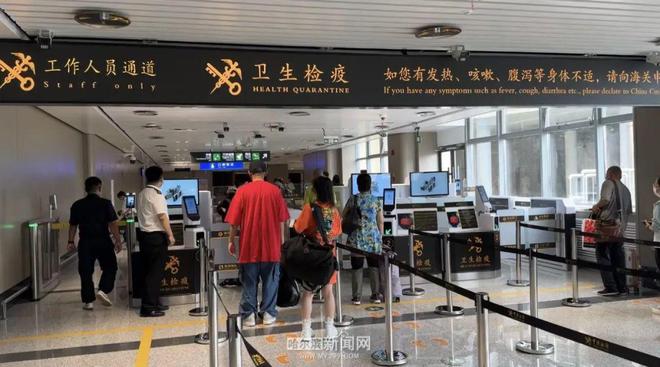 Kaiyun中国：全力提升游客出入境体验感通关时间压缩35%进出更“丝滑”｜哈尔滨太平国际机场海关实现智慧通关(图2)