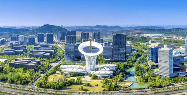 Kaiyun中国：1-7月光谷进出口总值突破千亿！多家重点企业外贸增速超20%(图1)