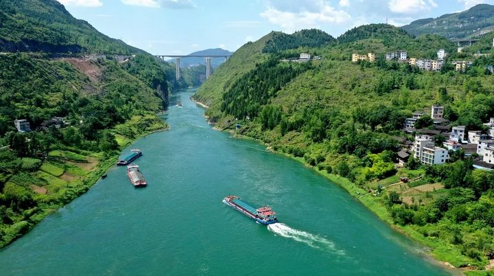 Kaiyun中国：铜仁：坦途如虹大道致远(图2)