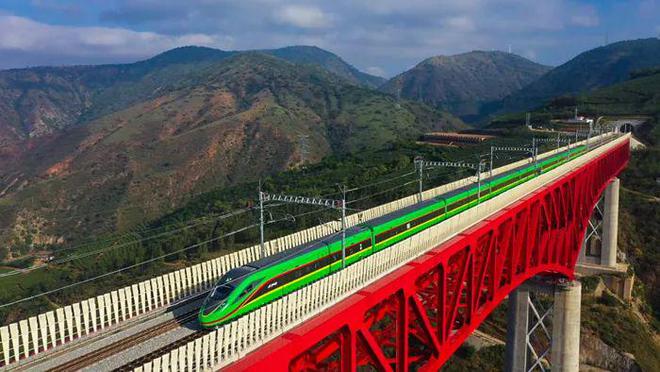 Kaiyun中国：中老铁路通车运营三年——“黄金线路”活力奔涌(图1)