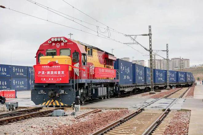 Kaiyun中国：中老铁路通车运营三年——“黄金线路”活力奔涌(图4)