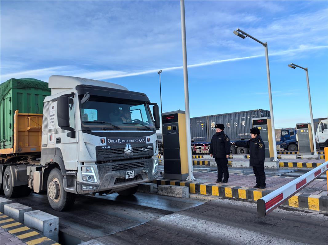 Kaiyun中国：好消息！珠恩嘎达布其口岸单日进境车辆进口货物量创新高