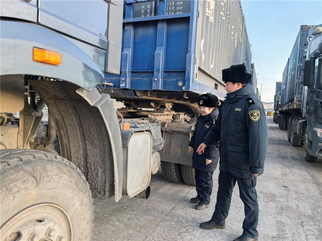 Kaiyun中国:好消息!珠恩嘎达布其口岸单日进境车辆进口货物量创新高(图2)