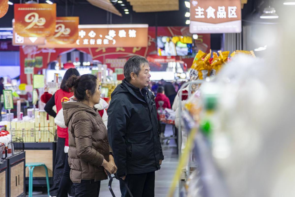 Kaiyun中国：年货门到门：首趟中欧年货班列抵达西安让春节更有国际范(图4)