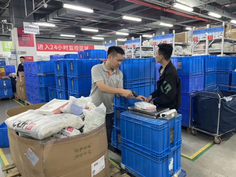 开云网站：中免集团“春节坚守者”用责任担当书写别样团圆答卷(图10)