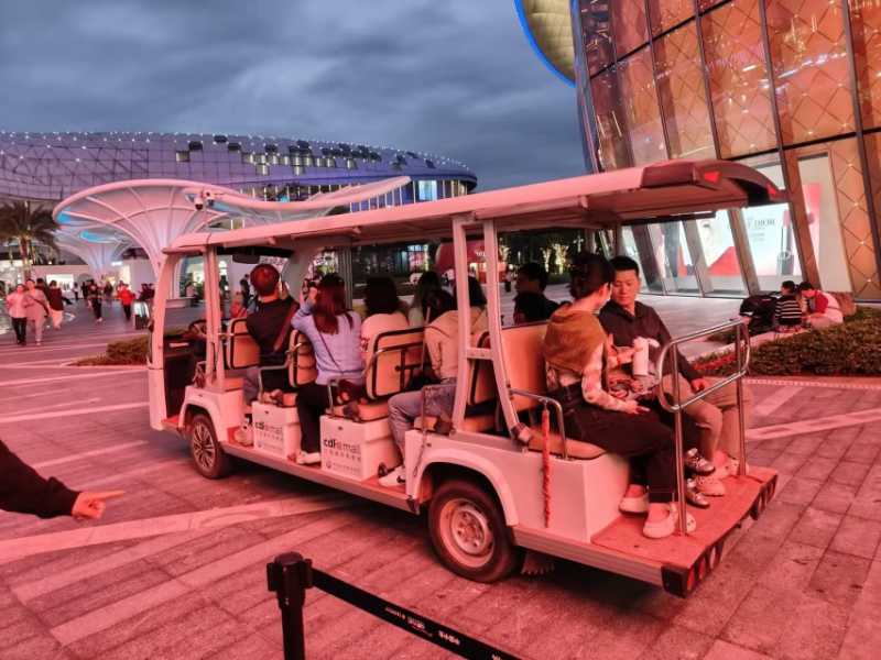 开云网站：中免集团“春节坚守者”用责任担当书写别样团圆答卷(图7)