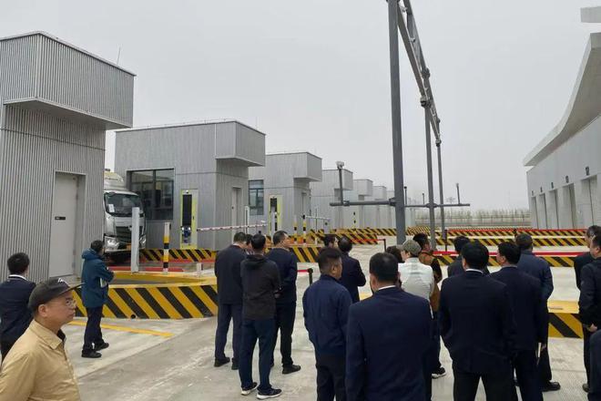 开云网站：从货车到旅客一场高效通关的极限挑战！(图3)