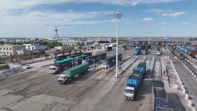 Kaiyun中国：“开门红”！策克口岸首季通关过货量突破500万吨