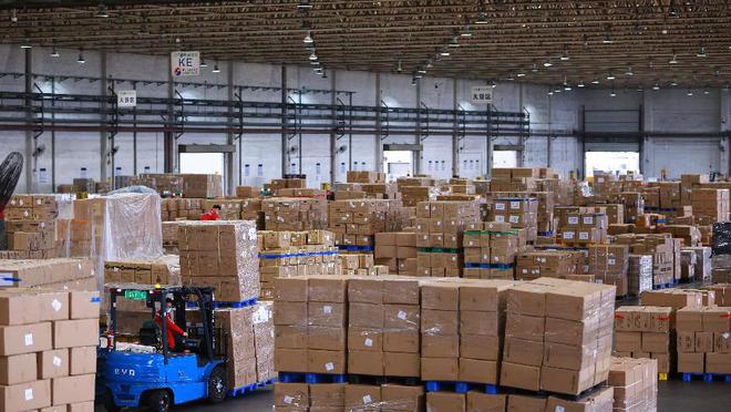 开云网站：中国近三年外贸进出口额：22年42万亿23年41万亿24年是多少(图4)