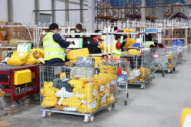 开云网站：中国近三年外贸进出口额：22年42万亿23年41万亿24年是多少(图11)