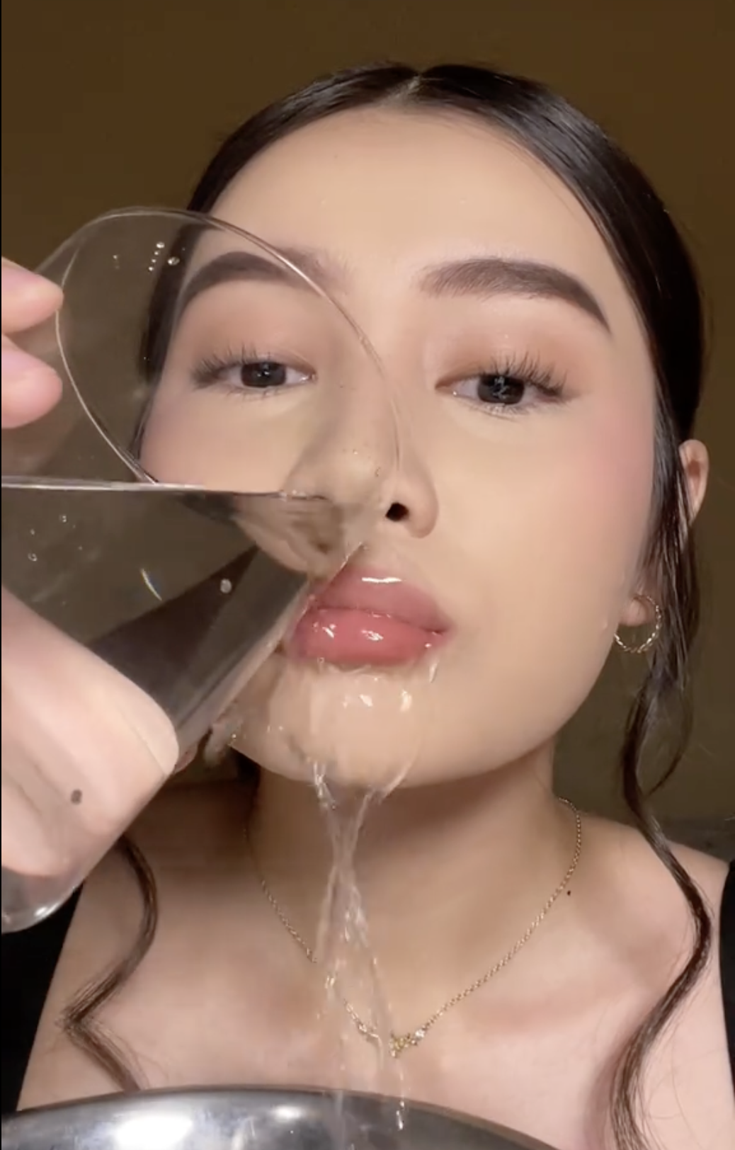 开云网站：义乌工厂“下南洋”：国货美妆占领东南亚梳妆台(图3)