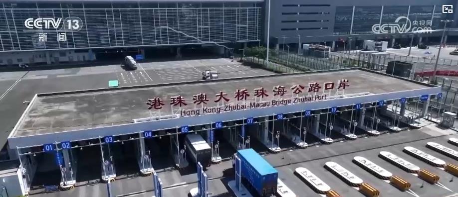 开云网站：港珠澳大桥“七年蝶变”：从“世纪工程”到“经贸大动脉”“民生连心桥”(图3)