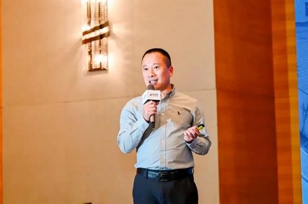 开云网站：数智惠闽企展车进福州｜华为坤灵中国行2025·福建站成功举办推动闽企智能化发展新征程(图6)