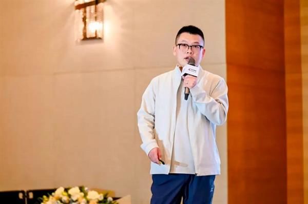 开云网站：数智惠闽企展车进福州｜华为坤灵中国行2025·福建站成功举办推动闽企智能化发展新征程(图8)