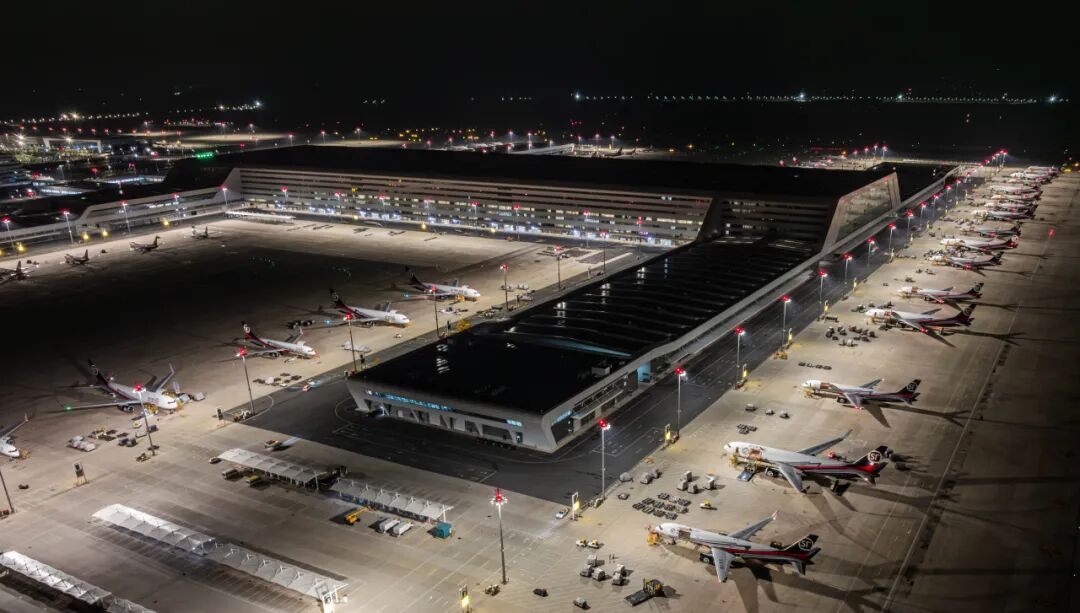 开云网站：翼展宏图行稳致远鄂州花湖国际机场2025年发展纪实(图9)