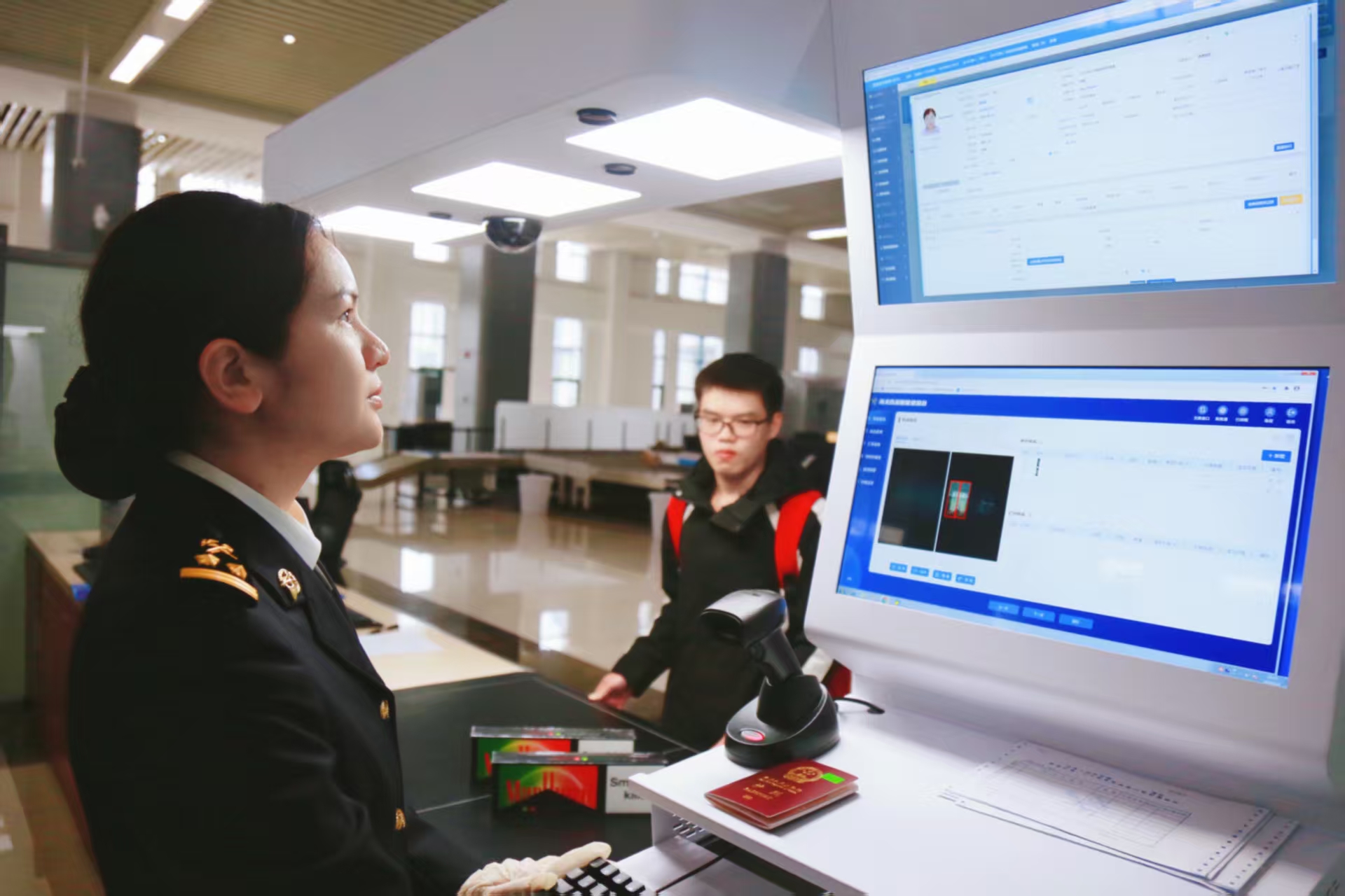 开云网站:广西东兴口岸开启“三管贯通”智慧海关监管模式(图1)