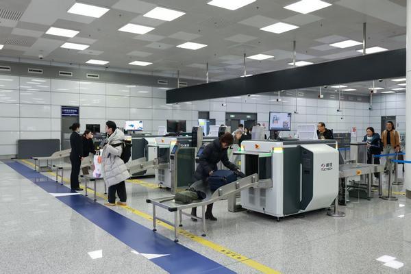Kaiyun中国：郑州机场升级“无感通关”：行李8秒内完成机检